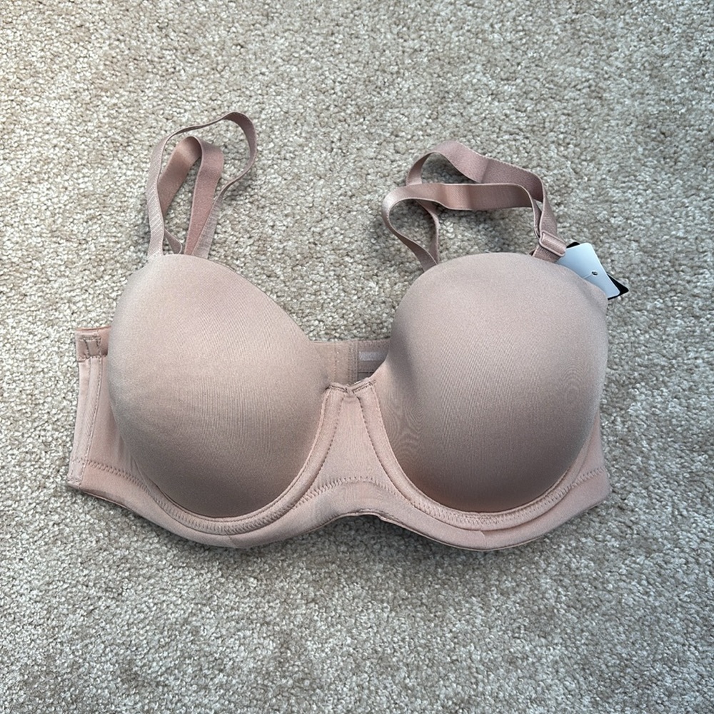SOLD NWT Wacoal Women's Red Carpet Strapless Convertible Bra